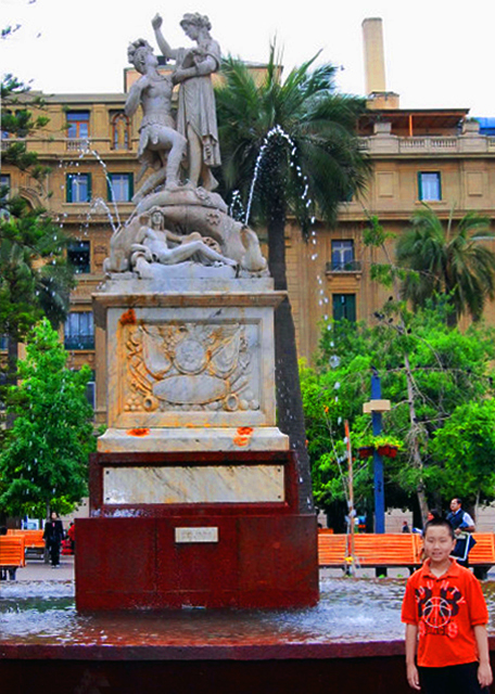 19_12-20-12_ Plaza Armas_Monument to the American Liberty �������ɼ��-40001.JPG