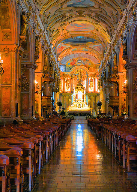 23_12-15-12_ Santiago Metropolitan Cathedral_Nave0001.JPG