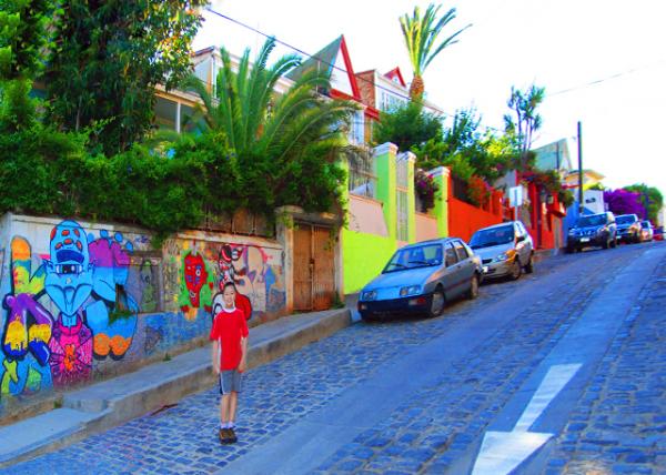 30_12-21-12_ Valparaiso_Calle San Enrique, Lined w Vibrant Murals and Colorful Bldgs-90001.JPG