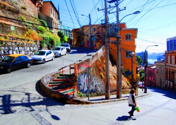 13_12-22-12_ Steep Rolling Street_Proximity to the Peru�CChile Trench & Vulnerable to Earthquakes �򿿽��������������϶����ܵ���Ӱ�-10001.JPG
