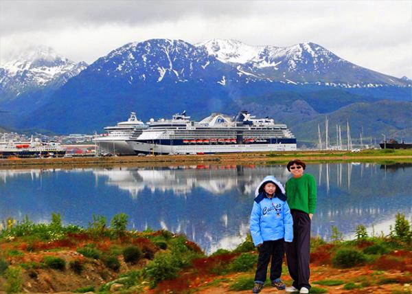 15_2012-12-28_Martial Mountains over Ushuaia Port0001.JPG