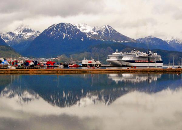 13_12-28-12_ Ushuaia_Martial Mountains ����ɽ��-20001.JPG