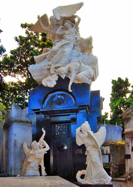 1783392470829395.jpg 04_01-04-13_ Recoleta Cemetery the Paz Family Tomb 帕兹家族墓地-10001.JPG