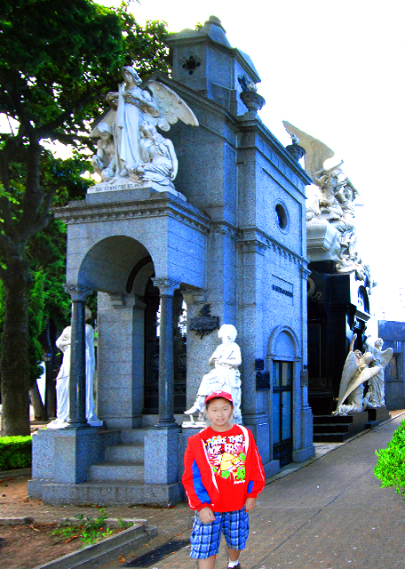 1783392509926378.jpg 05_01-04-13_ Recoleta Cemetery the Paz Family Tomb-20001.JPG