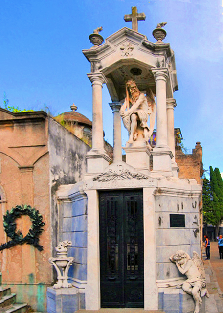 1783392785577087.jpg 07_01-04-13_ Recoleta Cemetery_Familia de Francisco Gomez w the Most Photographed Angel 最上镜的天使-40001.JPG
