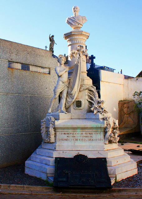 1783392917610085.jpg 09_01-04-13_ Recoleta Cemetery_Tomb of French-born Coronel Federico de Brandsen.jpg