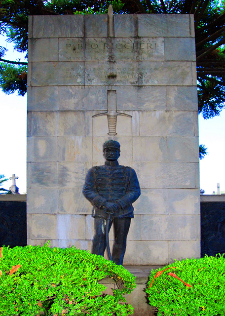 1783393081344463.jpg 12_01-04-13_ Recoleta Cemetery_General Pablo Riccher.jpg