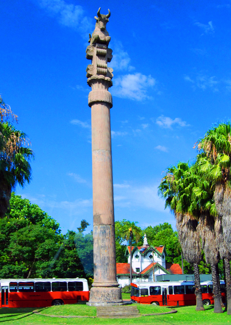 1783397225483076.jpg 33_01-04-13_ Sculpture_Islamic Republic of Iran Square_Column of the Persian Temple-1.jpg