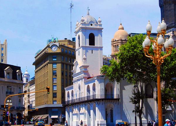 17_2013-01-05_Buenos Aires Cabildo, the HQ of the Colonial Administration & Played a Crucial Role in the May Revolution of 1810.jpg