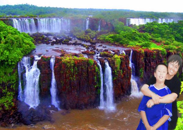 13_01-07-13_ Iguazu NP in Argentina Viewed from Brazil_2-Step Waterfall Formed by 3 Layers of Basalt ������������ɵ�����ʽ�ٲ�-50001.jpg