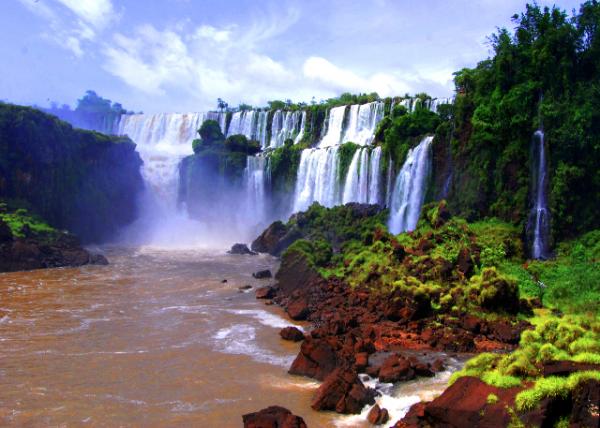 22_01-07-13_ Espaço Tarob�� w Its Prime Location as a Viewpoint for the Iguazu Falls on the Brazilian Side.jpg