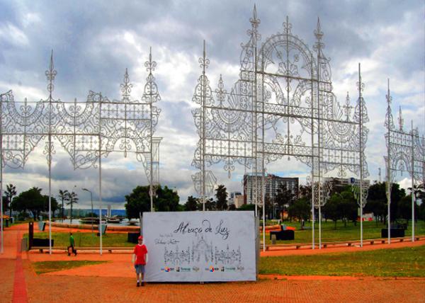 03_01-09-13_ Abraço da Luz or Embrace of Light in Mourning for Niemeyer's Deathӵ����������������Ү������.jpg