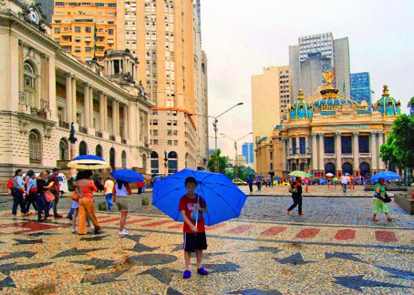 01_01-11-13_ Cinelandia Square.jpg