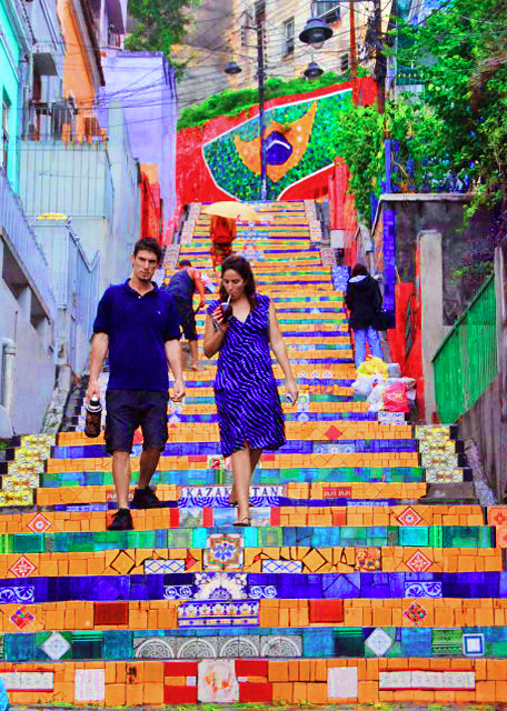 1783727553974018.jpg 50_01-11-13_ Escadaria Selarón_Mate-Drinking Lady 喝马黛茶的美女-100001.JPG