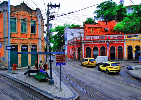61_01-11-13_ Santa Teresa_Largo do Guimarães, the Bohemian Gathering Point ������˹�㳡����ϣ���Ǿۼ���-100001.JPG