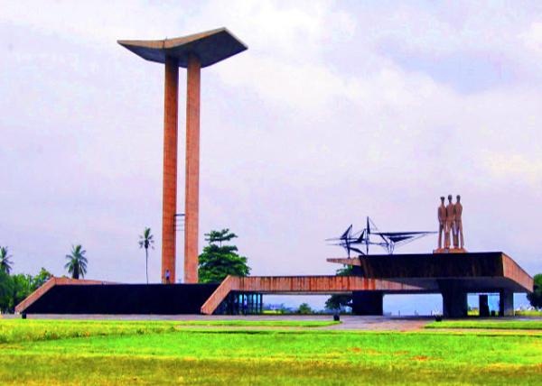 73_01-11-13_ Monument to the Dead of World War II ��ս��ʿ���0001.JPG