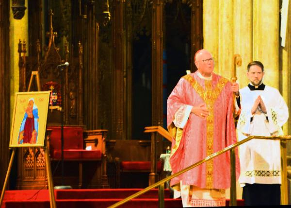 05_2024-03-10_Cardinal Dolan in Rose-Colored Vestments on Laetare Sunday0001.JPG