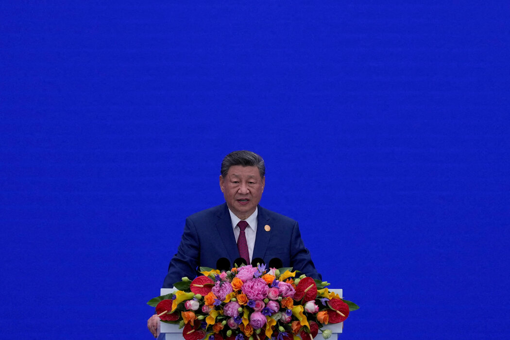 习近平并未就特朗普的言论作出回应,而是于周五现身上海的一个论坛,阐述中国在全球人工智能合作与治理方面的愿景。