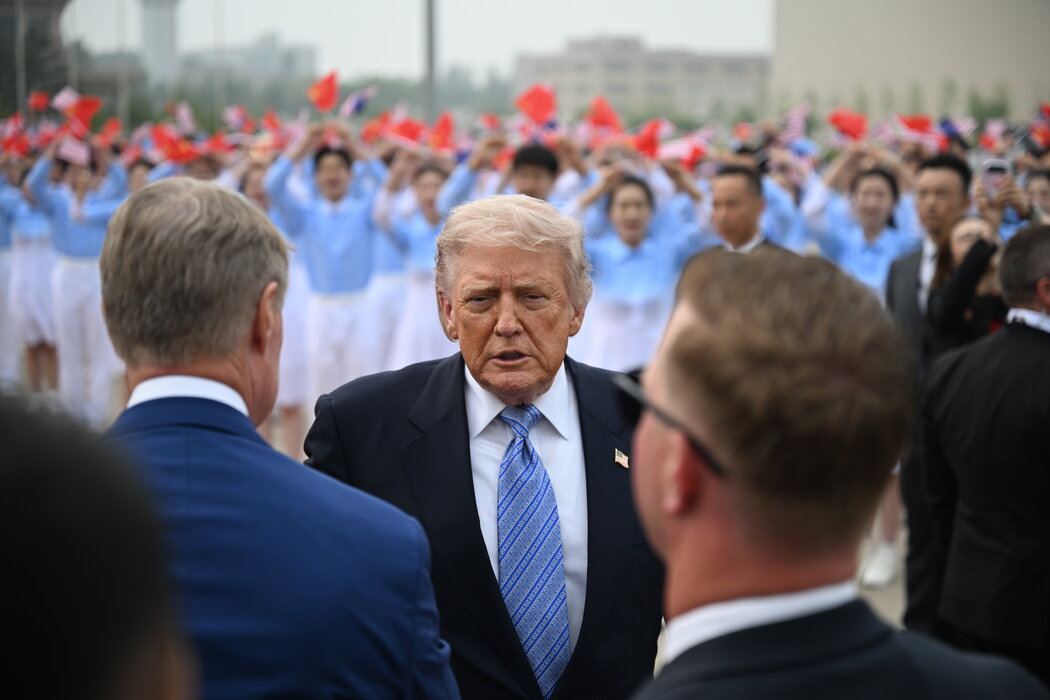 特朗普5月访问了北京。他说他向中国领导人习近平提到了金明日的案子。