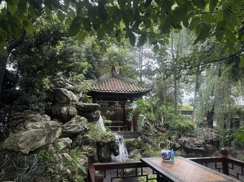08 成都大千河畔餐馆