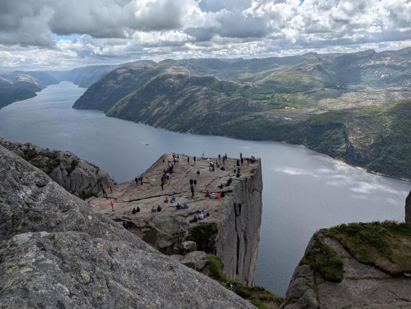 1785928536184204.jpg pulpit rock3.jpg