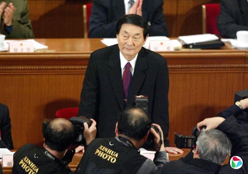 2003年，朱镕基卸任国务院总理时。自1991年出任副总理以来，他一直致力于让市场机制重新发挥作用。
