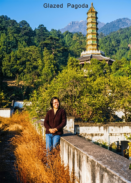 1985-10-22_Fragrant Hills Park_Glazed Pagoda-10001.jpg