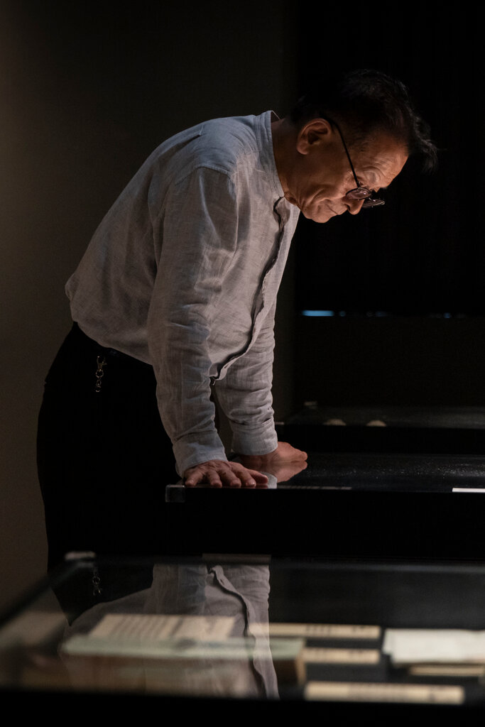 柳东宇（音）是数百名在首尔南营洞对共分室遭受酷刑的民主活动人士之一。如今，他经常回到这里——这里现已改建为韩国国家民主纪念馆。
