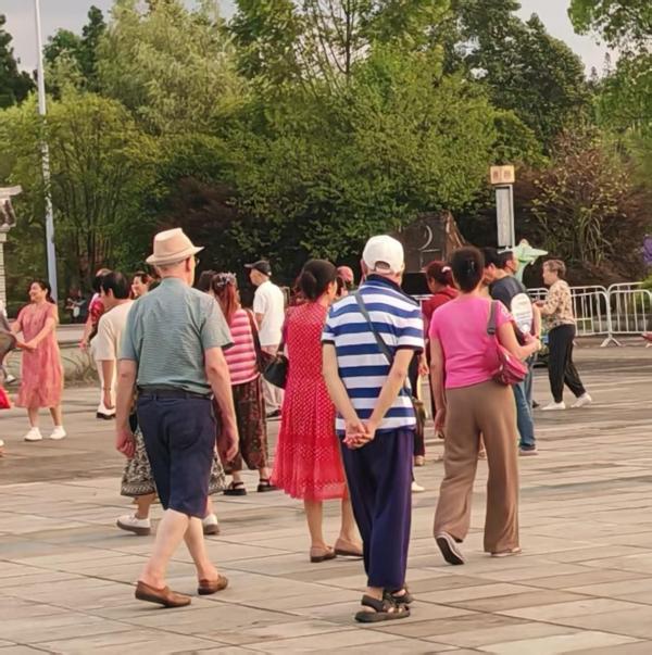 1789400455803891.jpg 谢-1.jpg