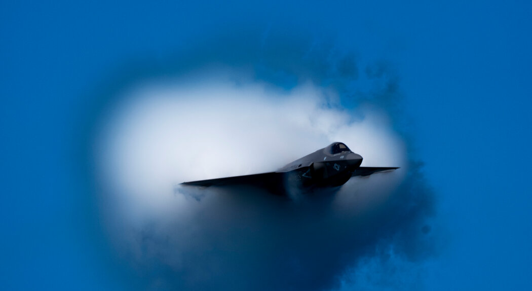 ȥ�������һ��F-35ս����ɳ��������������ʮ��ľ��º�����ʷ�������������������ͷ���װ���������ҡ�