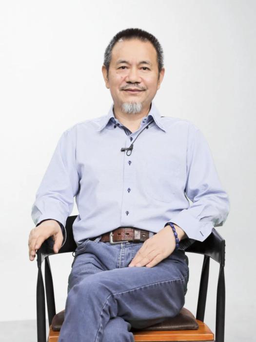1790783108933244.jpg 易华.jpg
