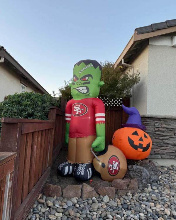 Halloween_Comment_2_49ers.jpg