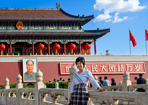 1984-10-02_Beijing_Rostrum of Heveanly Gate-1.jpg