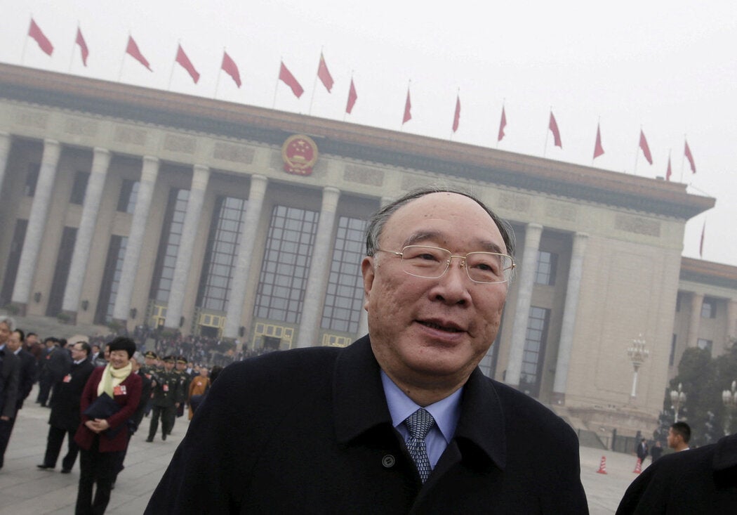 2016年,时任重庆市市长黄奇帆在北京。在接受调查之前,作为一名退休官员,他有超乎寻常的公众知名度,经常发表演讲并撰写书籍。